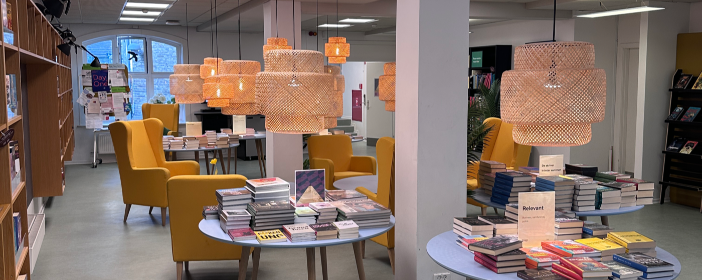 Lokalet i Medborgerhuset på Biblioteket Danasvej, hvor spilaftenerne afholdes